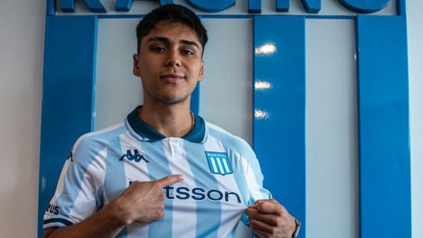 Damián Pizarro en su presentación por Racing