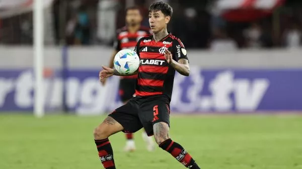 Erick Pulgar jugando por Flamengo