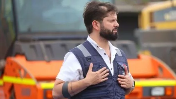 Bono a presidente Boric