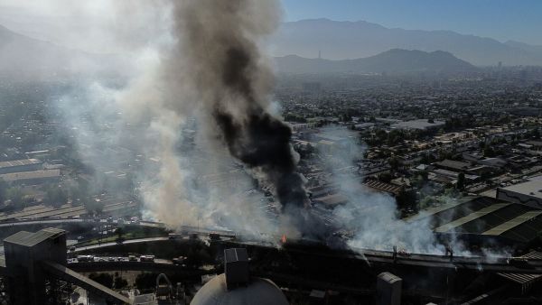 Impresionante explosión y posterior incendio en Renca: ¿quiénes son los heridos?