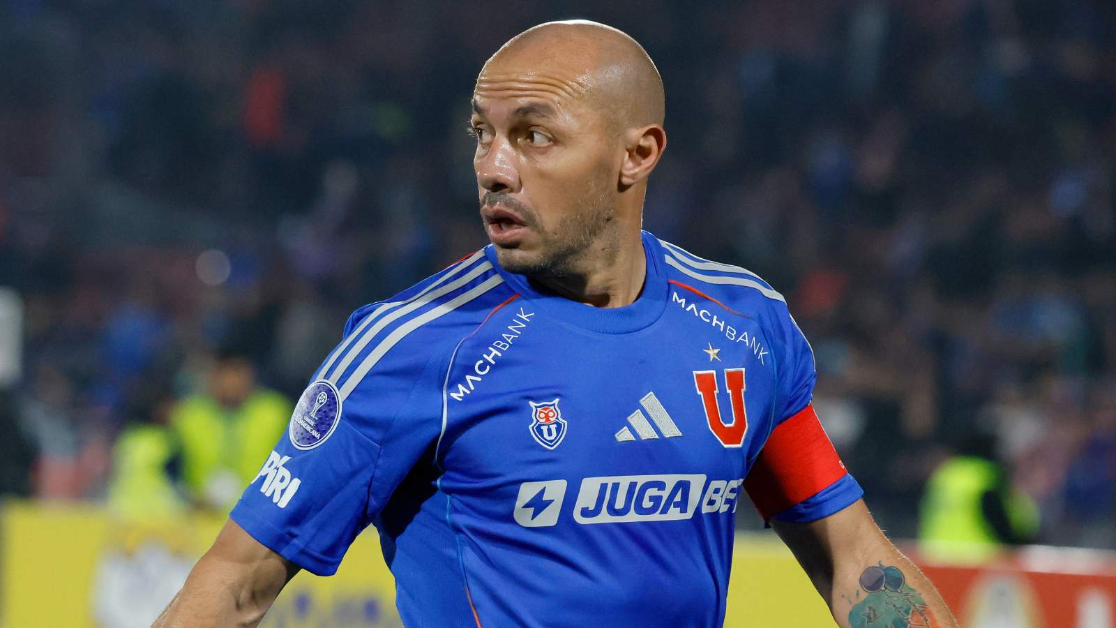 Marcelo Díaz jugando por la Universidad de Chile