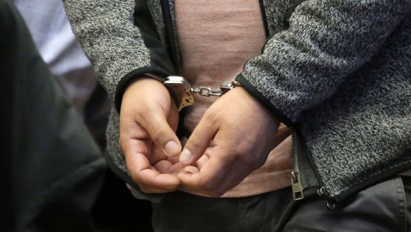 Esposado. Foto referencial.