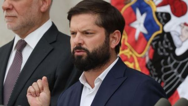 recovan visa a funcionarios gobierno chileno