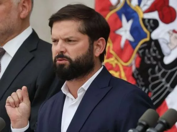 recovan visa a funcionarios gobierno chileno