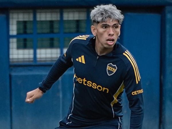 Carlos Palacios en un entrenamiento de Boca Juniors