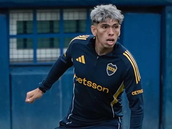 Carlos Palacios en un entrenamiento de Boca Juniors