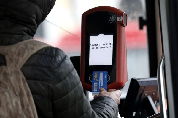 Alza pasaje transporte público