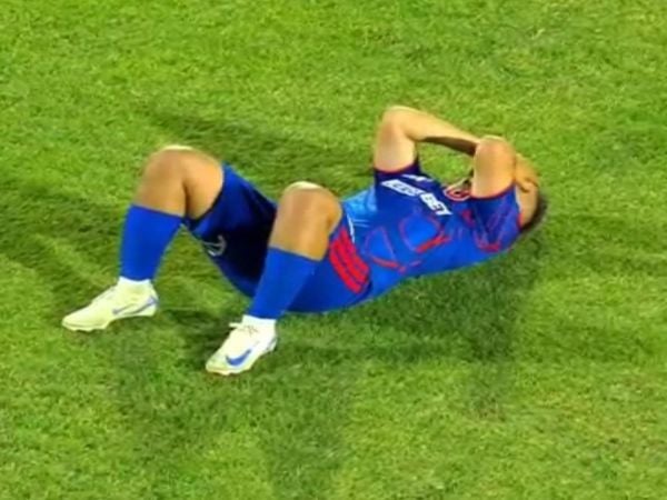 Lucas Assadi en el suelo lesionado ante Deportes Limache