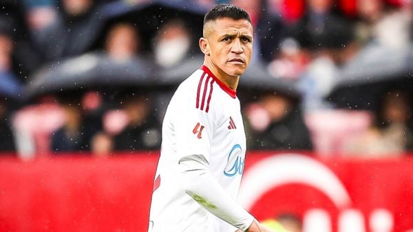 Alexis Sánchez jugando por el Sevilla
