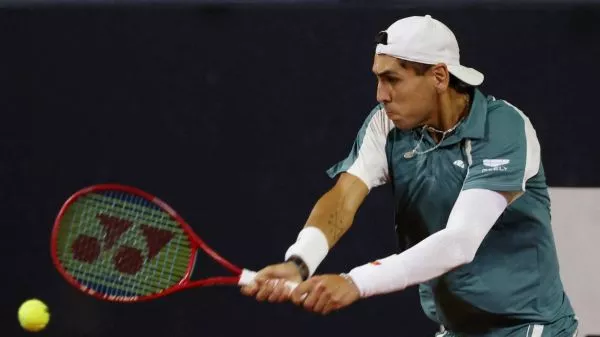 Alejandro Tabilo jugando el ATP 500 de Río