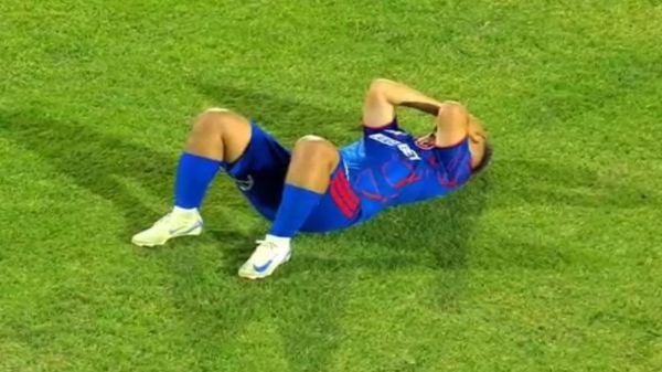 Lucas Assadi en el suelo lesionado ante Deportes Limache