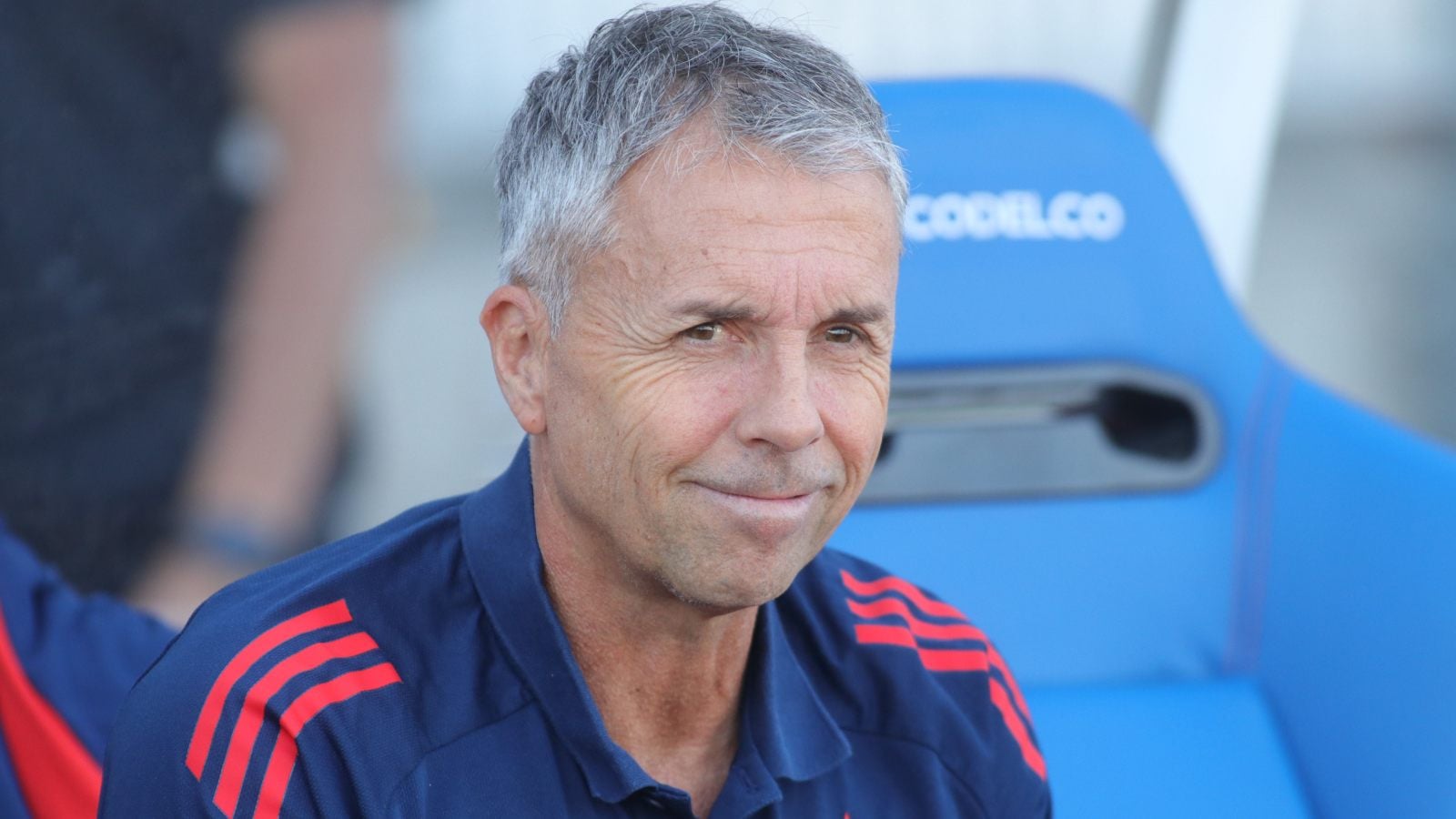 Gustavo Álvarez dirigiendo a la Universidad de Chile