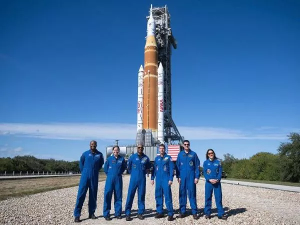 Integrantes de la tripulación de reserva de Artemis II el astronauta de la NASA