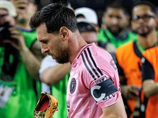 Lionel Messi cabizbajo