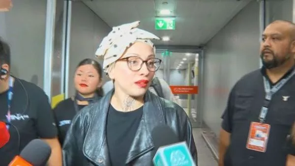 Llegada de Mon Laferte a Chile