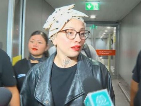 Llegada de Mon Laferte a Chile