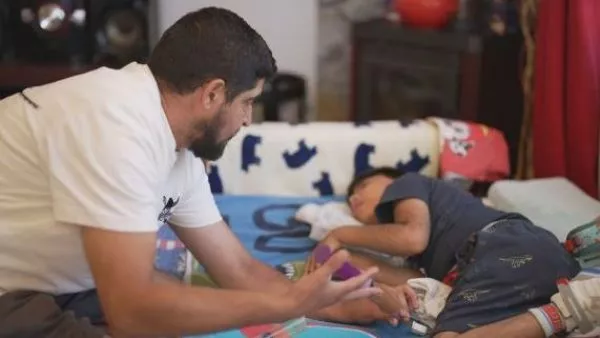 Hombres cuidadores, minoría en un rol feminizado
