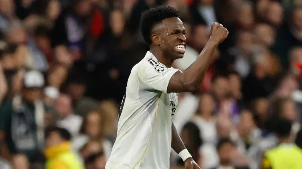 Vinicius celebrando su gol ante el Benfica