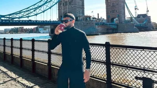 Valentín Castellanos en Inglaterra