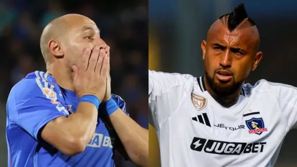 Javier Altamirano disputando un balón con Claudio Aquino