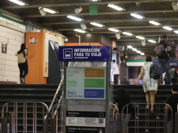 TAM. Metro de Santiago.