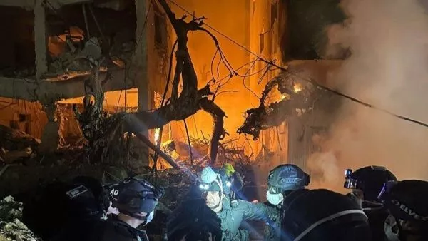 Israel anuncia su primera ola de bombardeos 