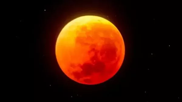 El eclipse lunar total teñirá la Luna de rojo cobrizo durante una hora