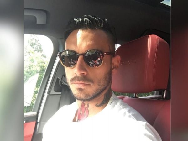 Mauricio Pinilla tomándose una selfie