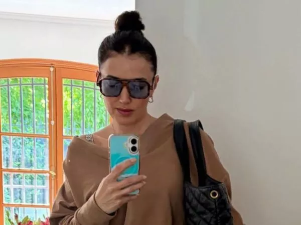 Yamila Reyna posando