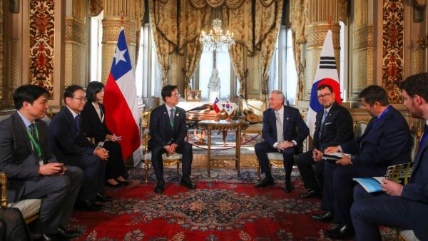 Jose Antonio Kast, en reunión bilateral con el diputado de Corea del Sur, Chung Ilyoung.