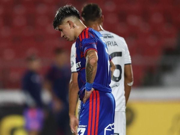 Maximiliano Guerrero cabizbajo