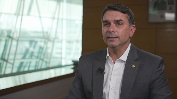 flavio bolsonaro lula cambio de mando