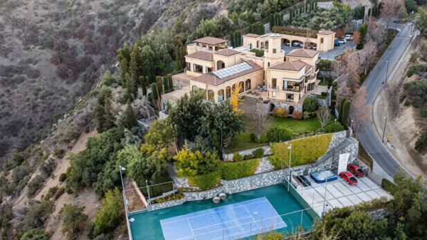 La antigua residencia de Leonardo Farkas en Lo Curro