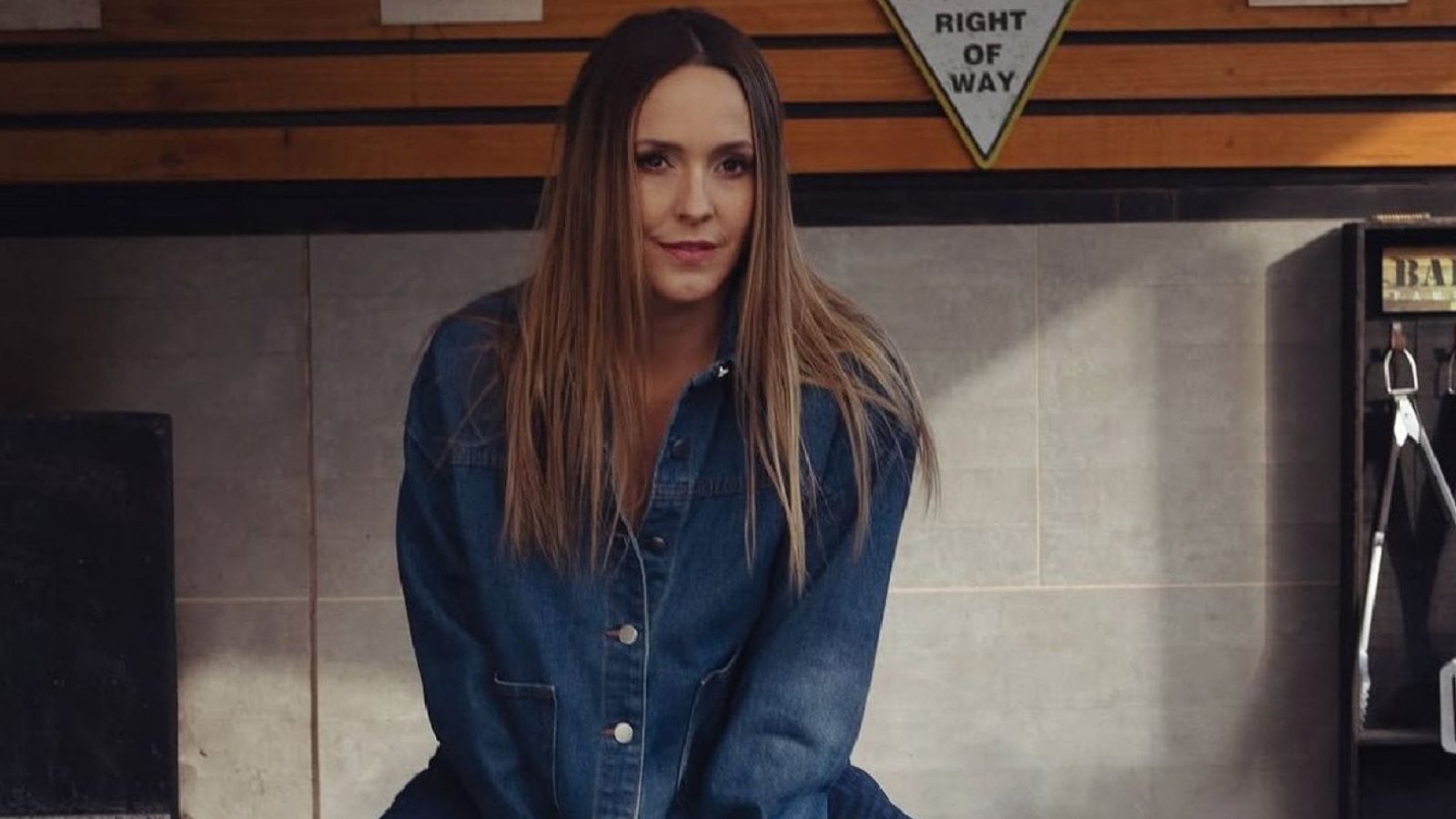 Maly Jorquiera posando para una fotografía