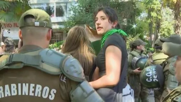 Protesta en colegio donde Presidente Kast inaugurará el año escolar