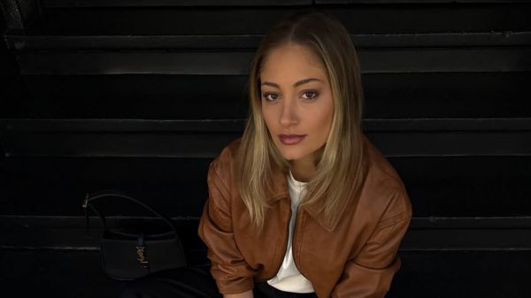 Florencia Araneda posando para una fotografía