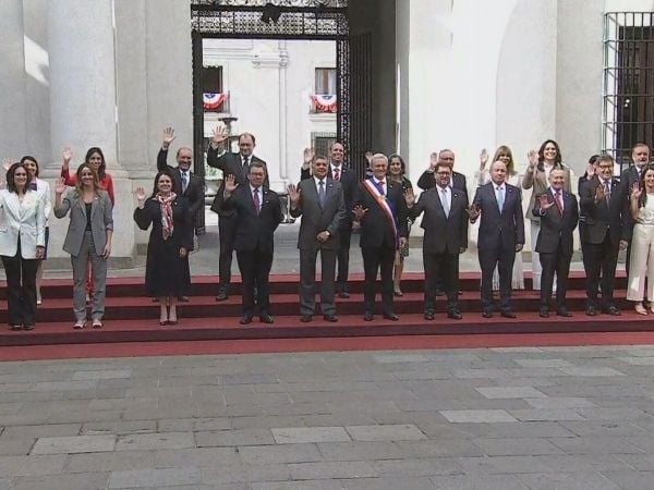 Foto oficial gabinete de Kast.