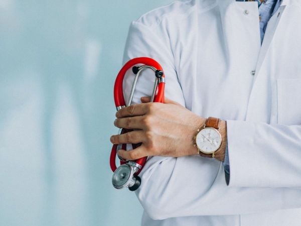 Doctor. Foto referencial exámenes