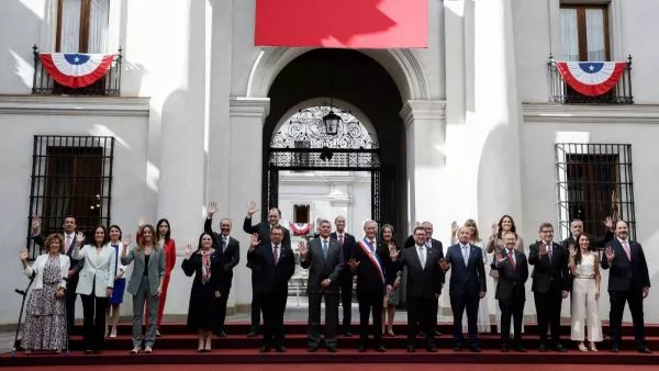 Foto oficial gabinete de Kast.