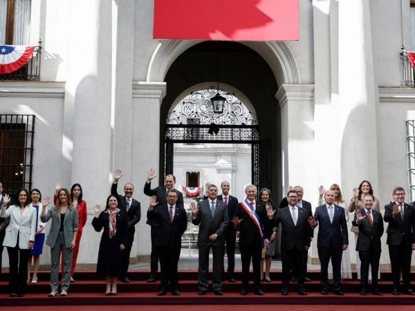 Foto oficial gabinete de Kast.