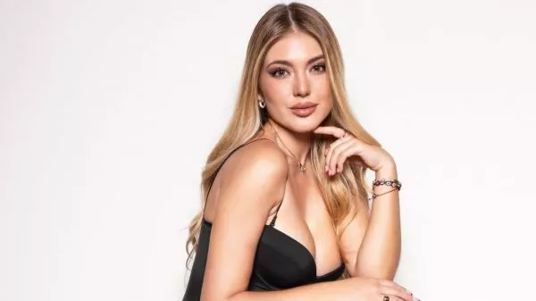 Disley Ramos posando