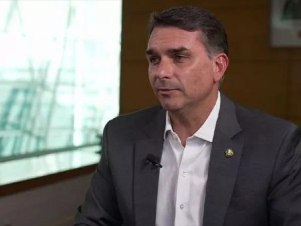 Flavio Bolsonaro: “Quiero dar continuidad al gobierno de mi padre”
