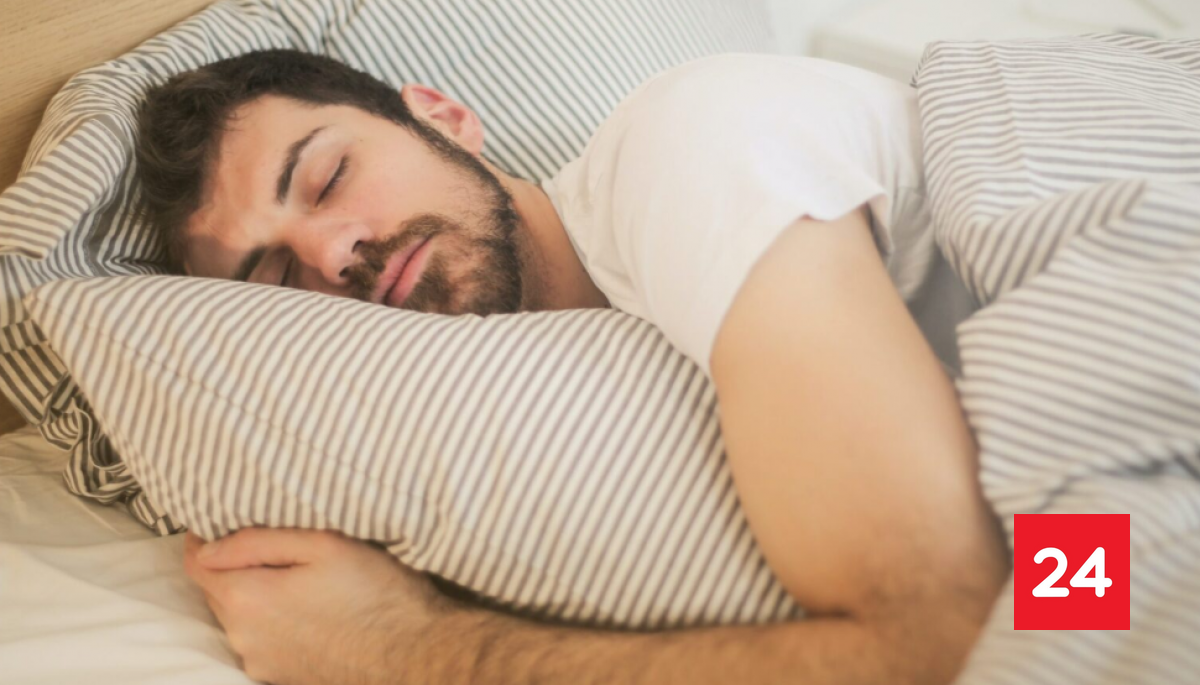 ¿Las personas que duermen menos ganan más?: esto es lo que reveló un estudio