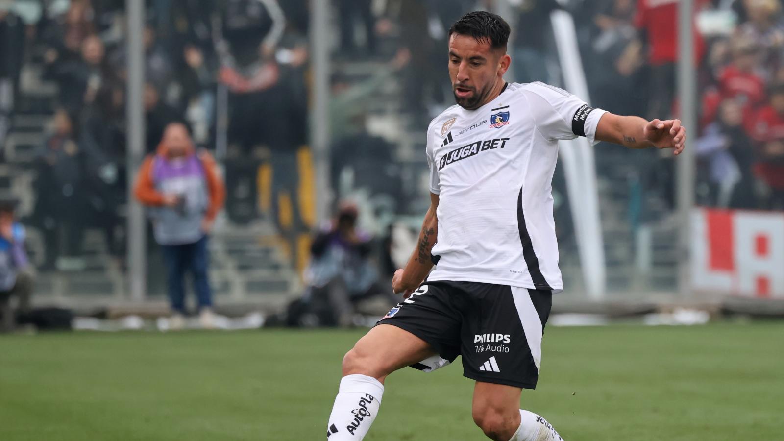 Mauricio Isla jugando por Colo Colo