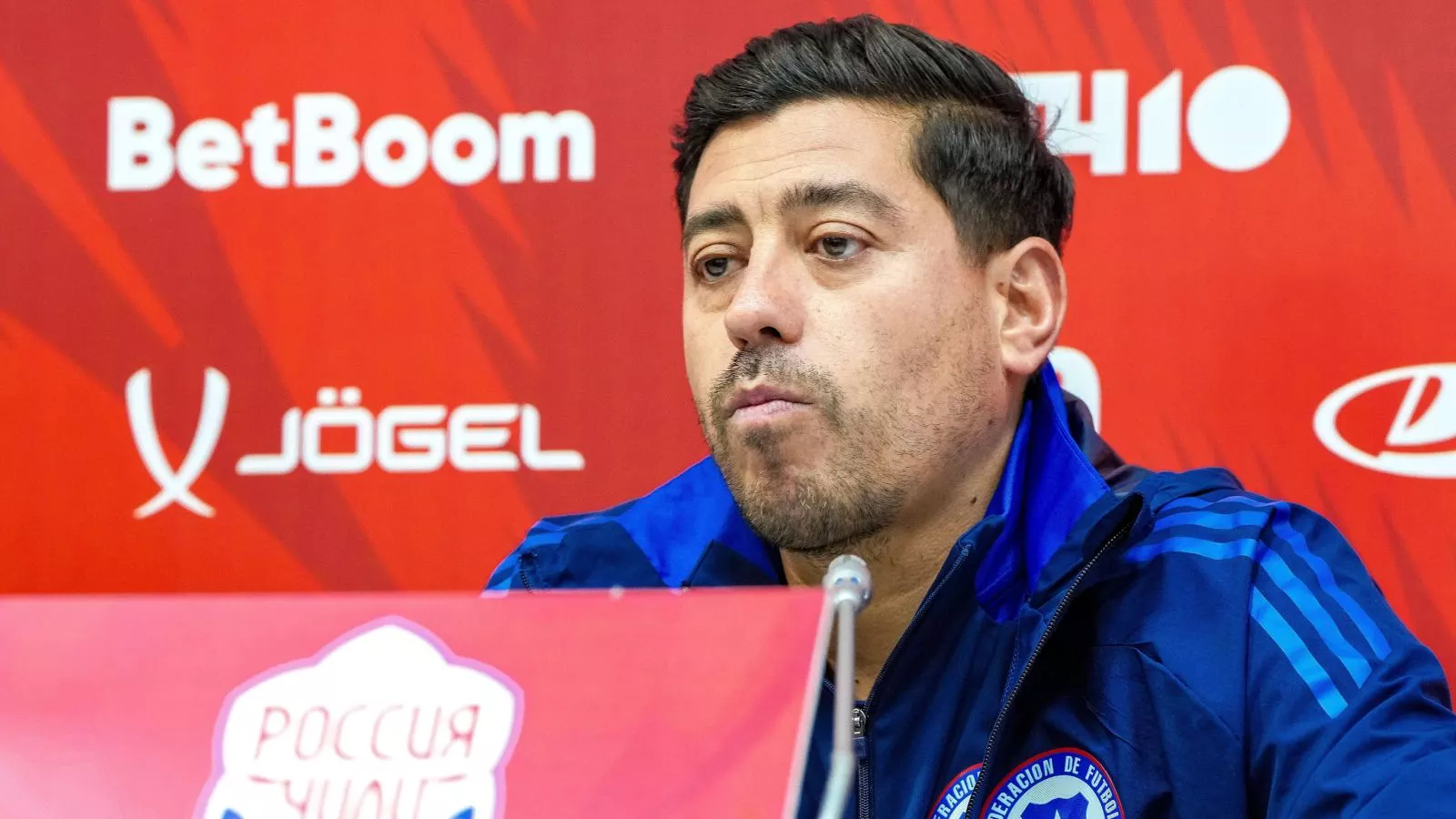 Nicolás Córdova en conferencia de prensa