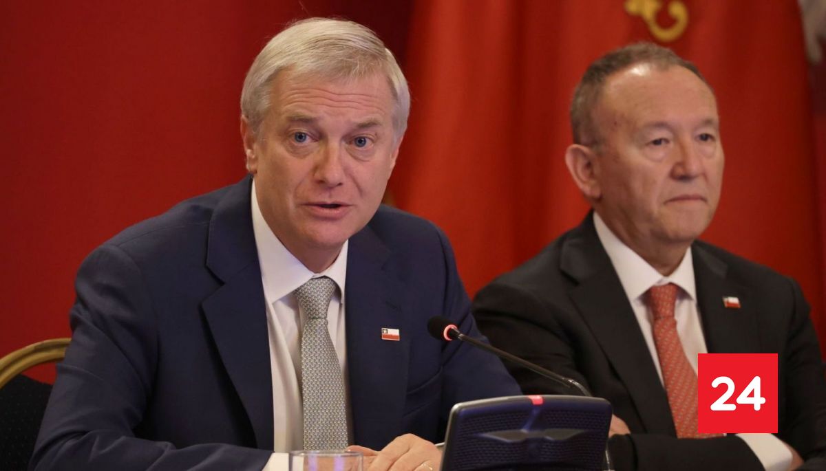 Cadem: 57% aprueba primeros días del Presidente Kast y un 34% considera lo contrario