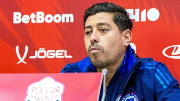 Nicolás Córdova en conferencia de prensa