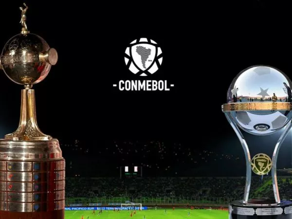 Trofeos de la Copa Libertadores y la Copa Sudamericana
