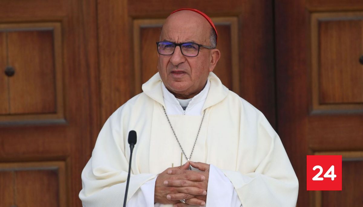 "Quienes van a trabajar son los más pobres": Chomali llama al comercio a cerrar en Viernes Santo