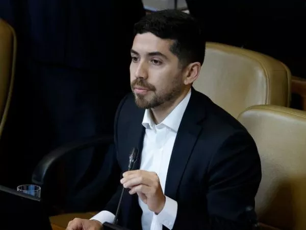 Diputado Santana cuestionó las medidas del Gobierno